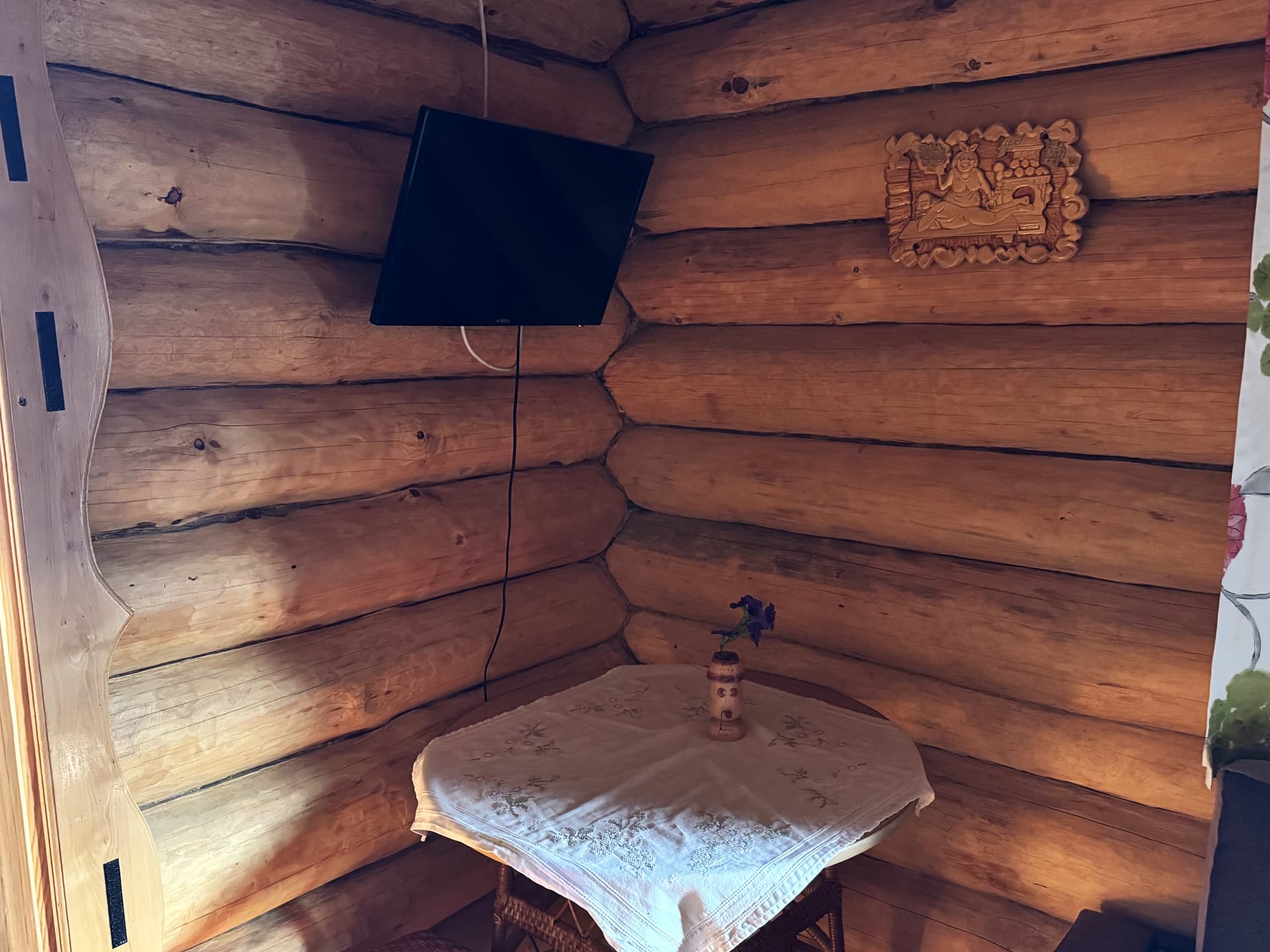 фото деревянного домика Хижина Деда Мороза эко-усадьбы На деревне у Дедушки